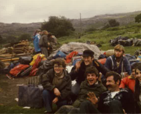 A machlaka during their tiyul on Machane in 1980